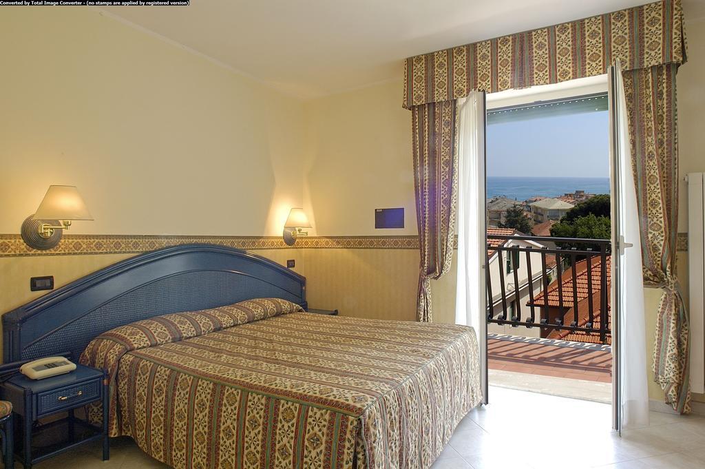 Hotel Casella Pietra Ligure Camera foto
