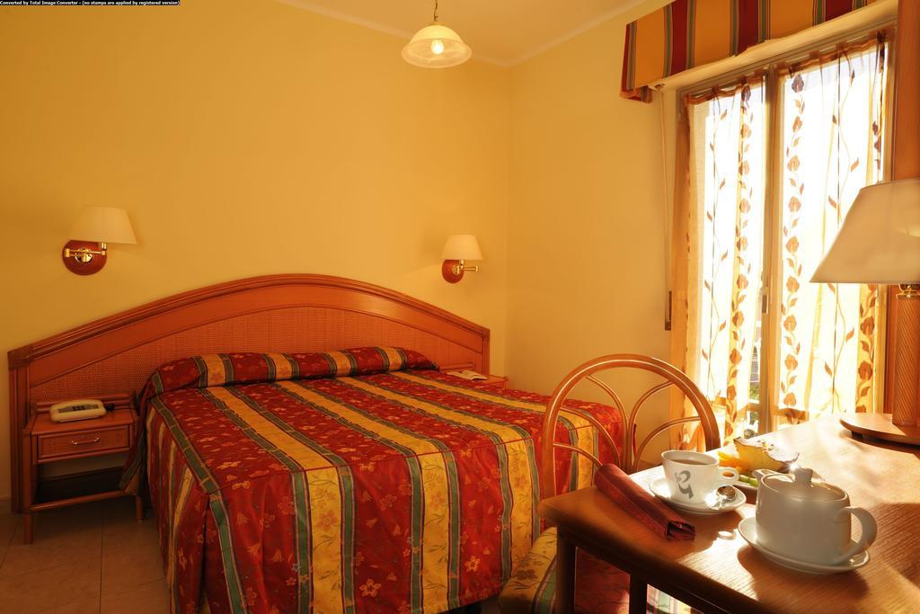 Hotel Casella Pietra Ligure Camera foto