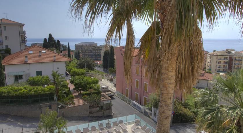 Hotel Casella Pietra Ligure Esterno foto